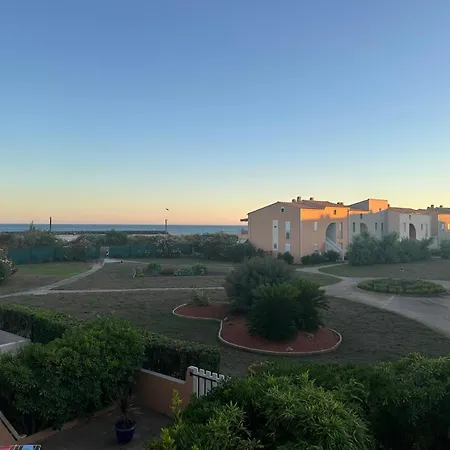 Les Pieds Dans L'eau Apartment