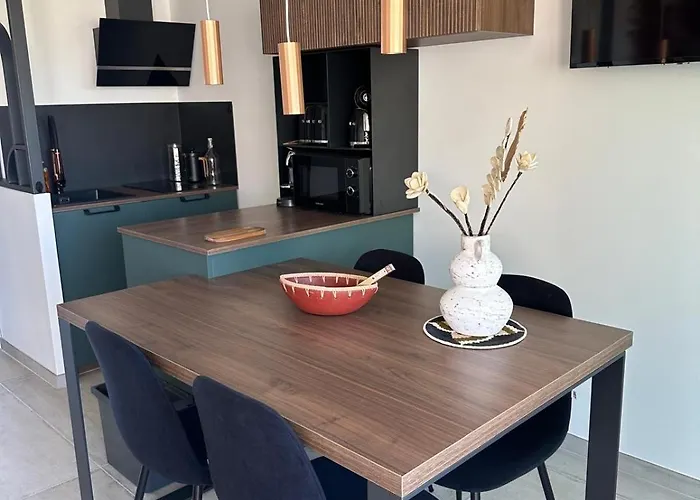 Les Pieds Dans L'eau * Agde