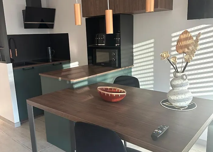 Les Pieds Dans L'eau * Agde